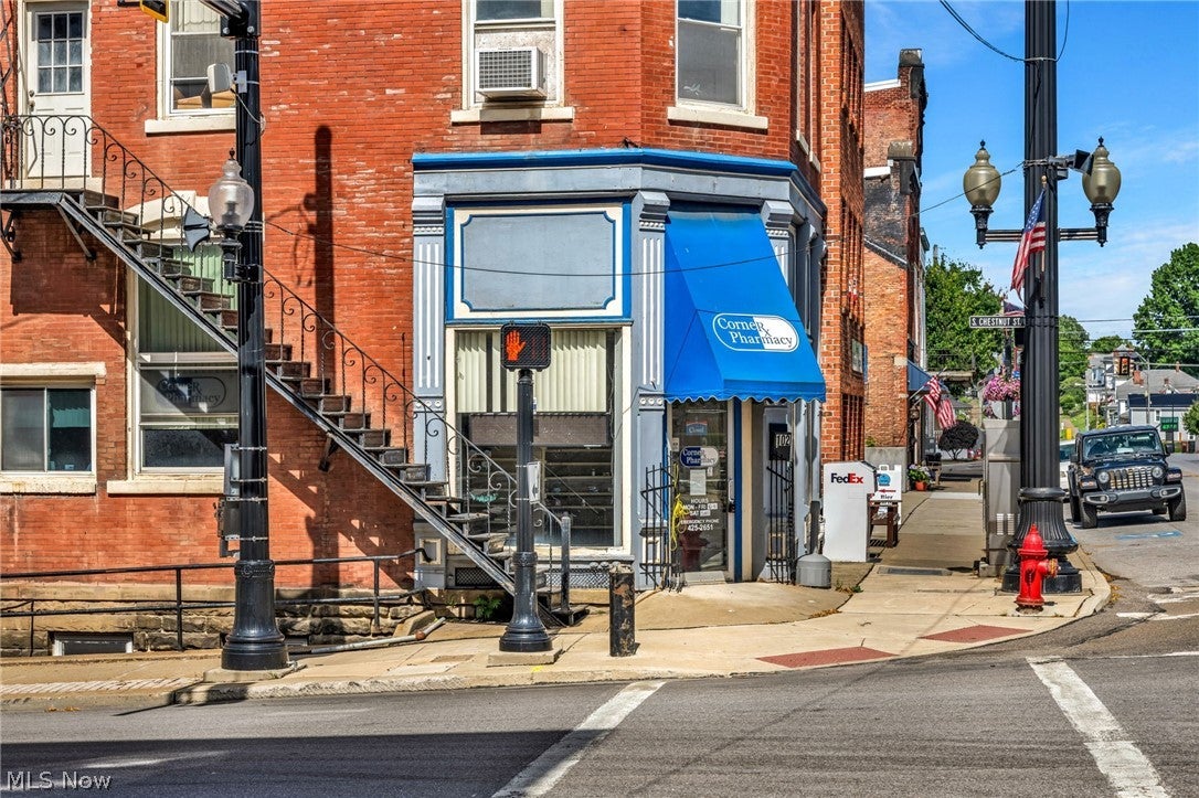 102 W Main Street