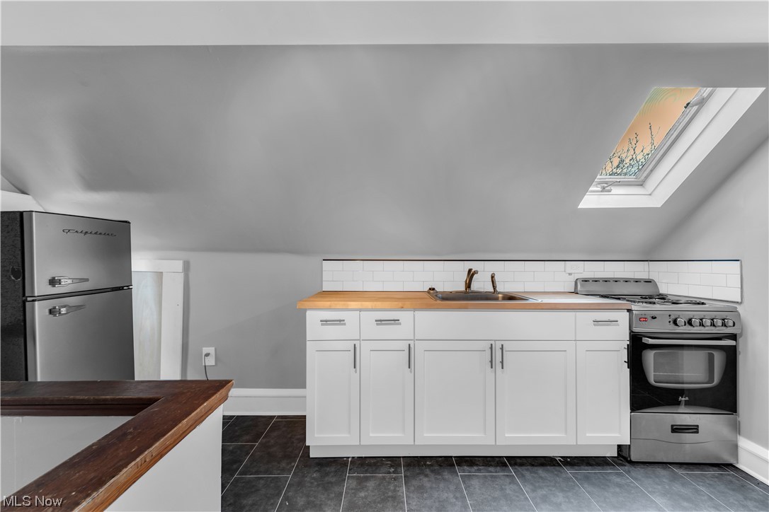 Clifton Blvd - Residential Lease