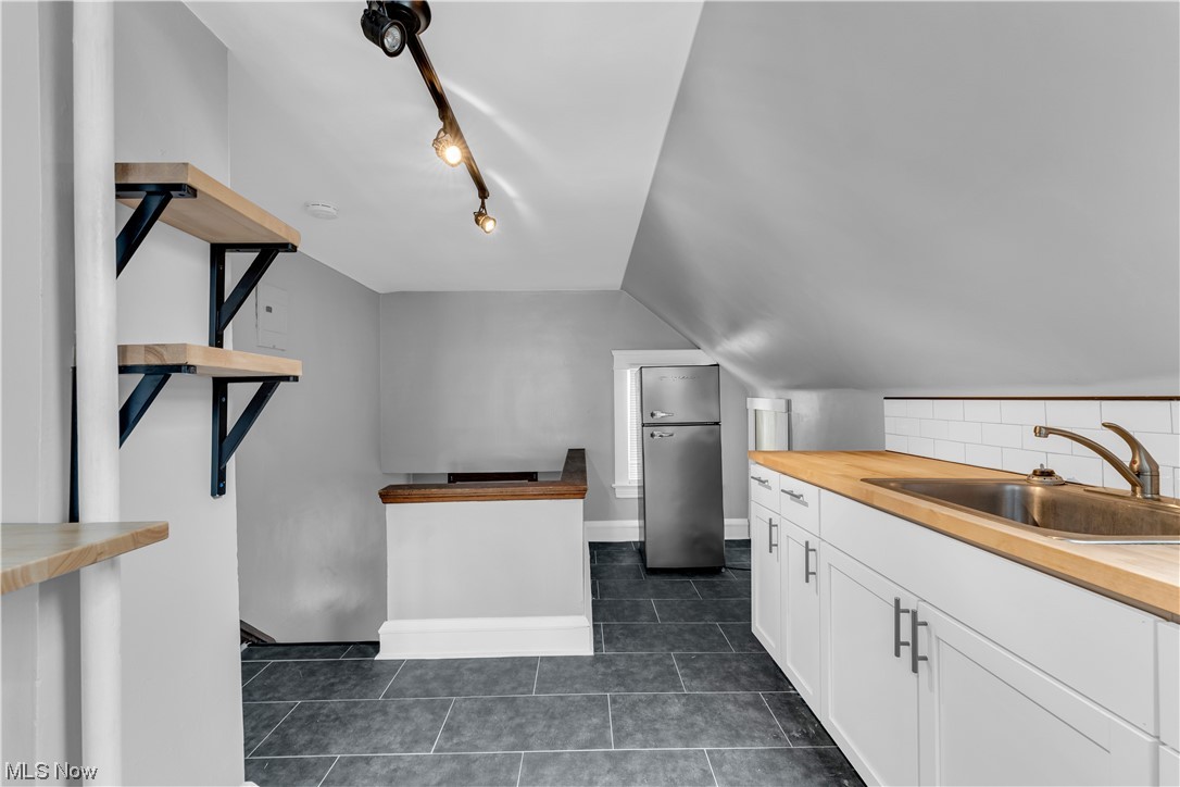 Clifton Blvd - Residential Lease