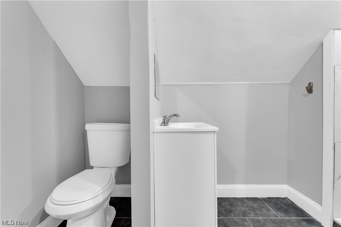 Clifton Blvd - Residential Lease