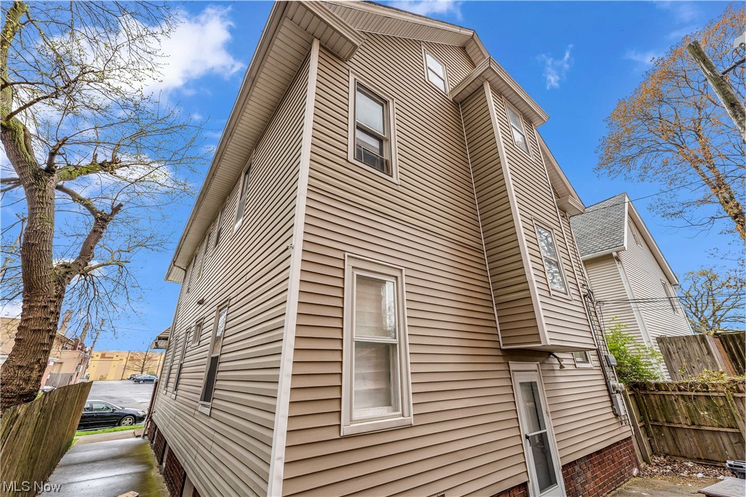 Clifton Blvd - Residential Lease