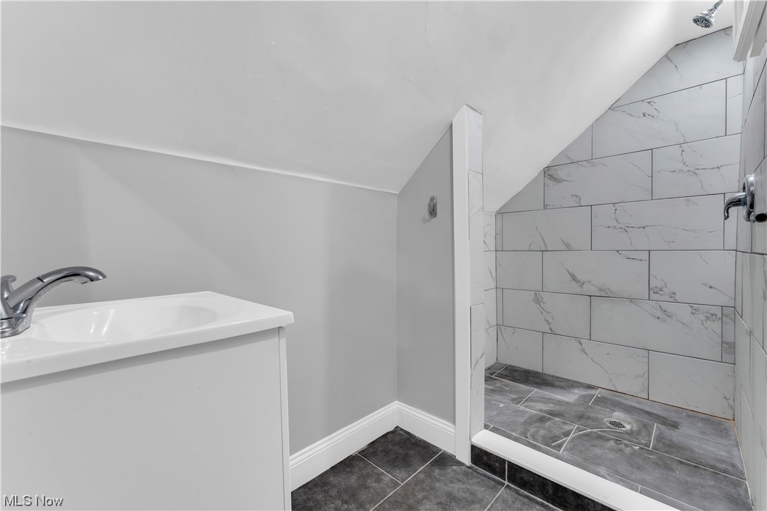 Clifton Blvd - Residential Lease