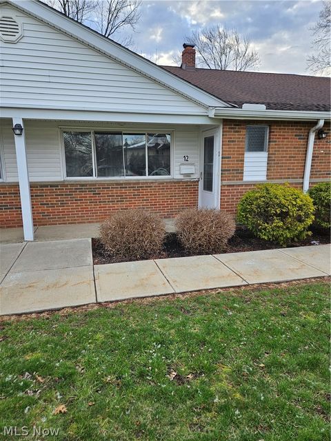 Condo For Sale - 25600 Country Club Boulevard #12<br/> North Olmsted, OH 44070
