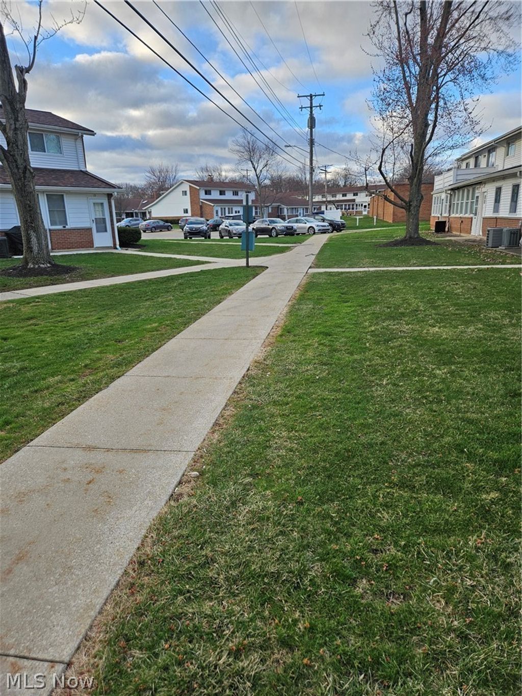 Photo of 25600 Country Club Boulevard #12, North Olmsted, OH 44070 (MLS # 5193834)