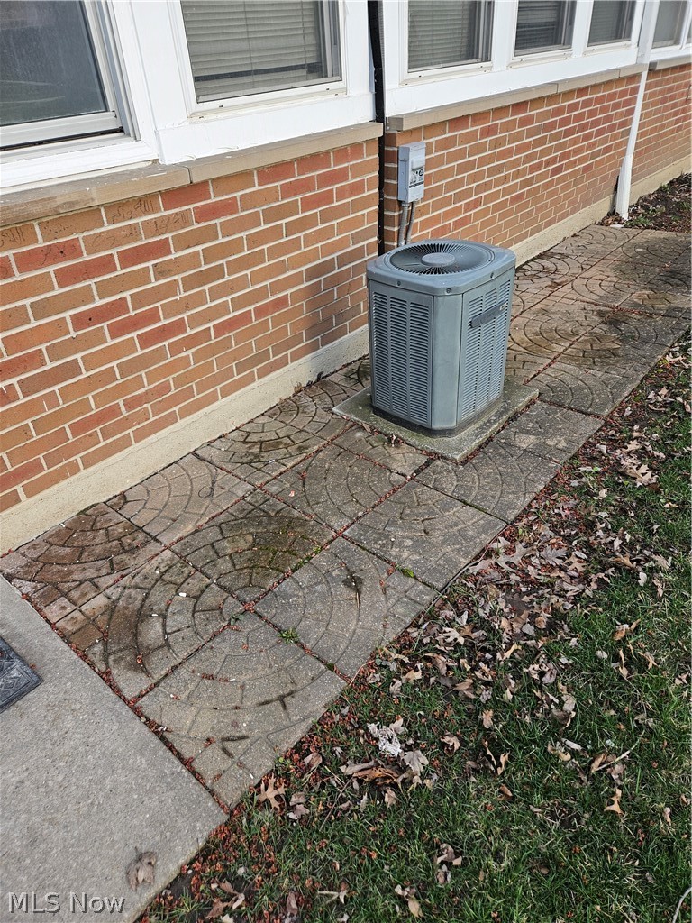 25600 Country Club Boulevard 12