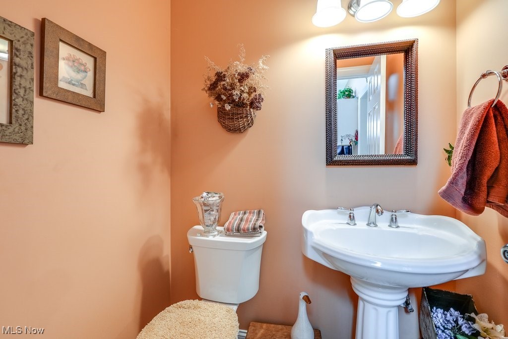 15335 Royal Oak Drive, Middlefield, Ohio image 30