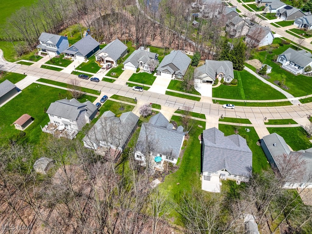15335 Royal Oak Drive, Middlefield, Ohio image 15