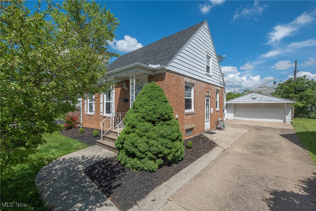 225 Longfellow Street, Elyria, Ohio image 23