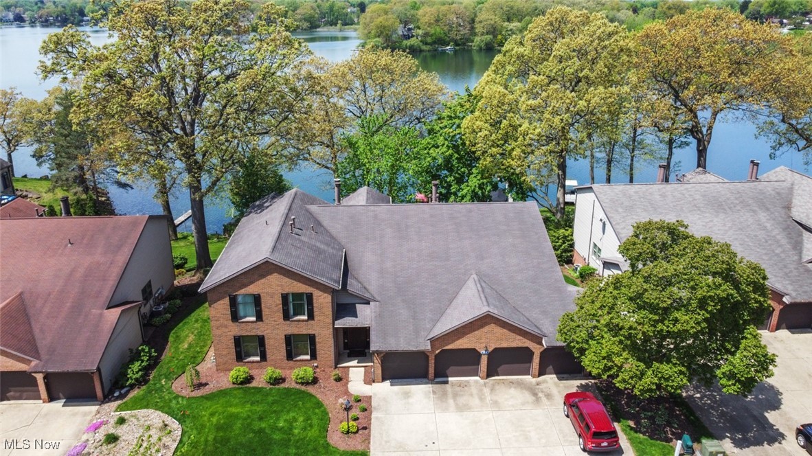 1819 Harbour Circle, Canton, Ohio image 1