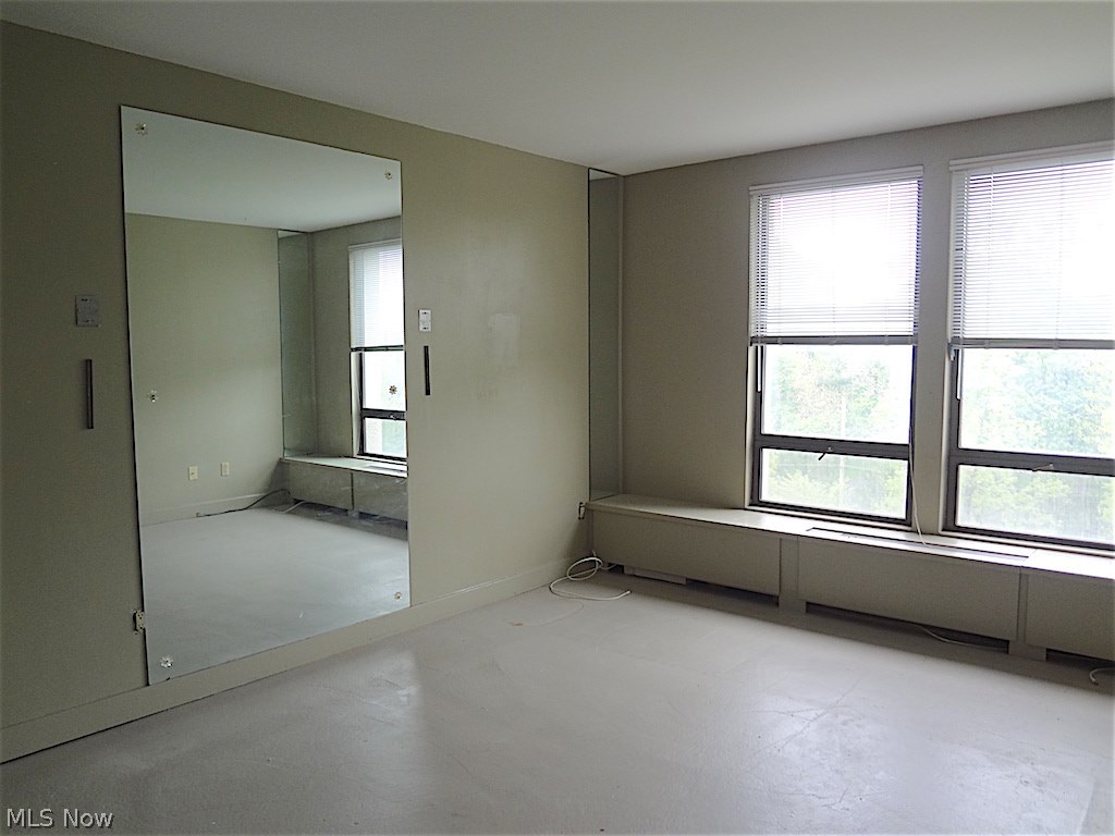 One Bratenahl Place Condo - Residential