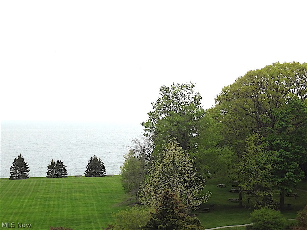 One Bratenahl Place Condo - Residential