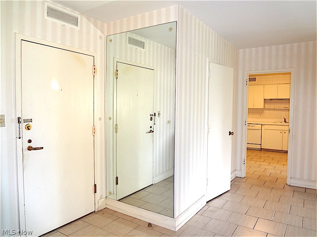 One Bratenahl Place Condo - Residential