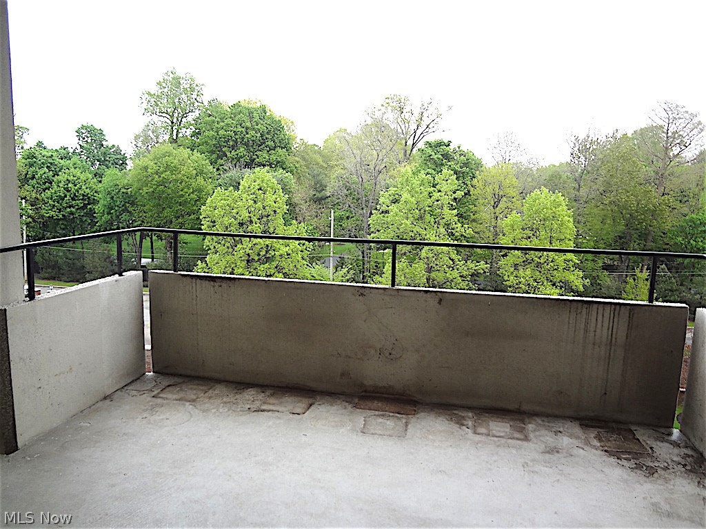 One Bratenahl Place Condo - Residential