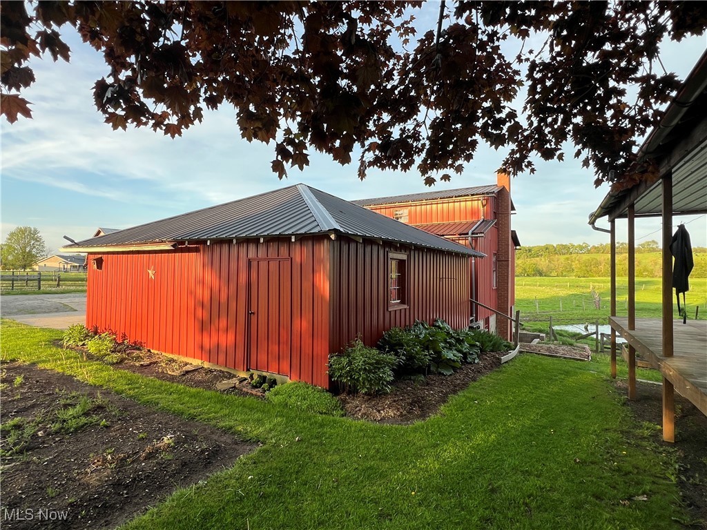 7376 S Honeytown Road, Fredericksburg, Ohio image 12