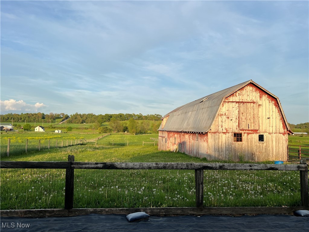 7376 S Honeytown Road, Fredericksburg, Ohio image 20