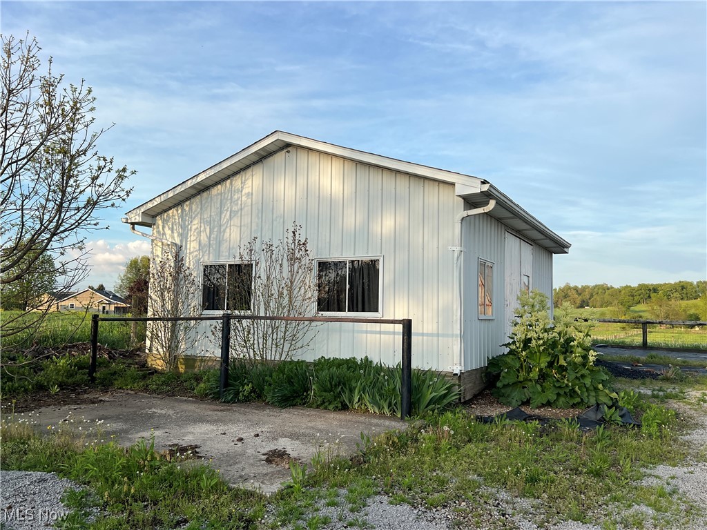 7376 S Honeytown Road, Fredericksburg, Ohio image 22