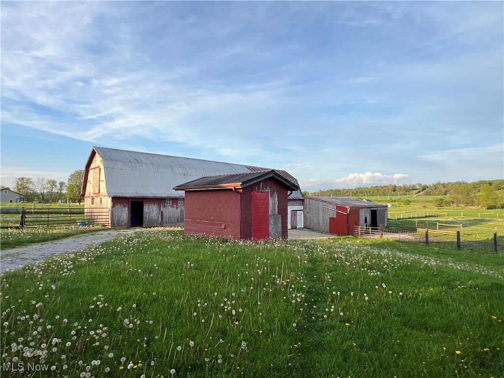 7376 S Honeytown Road, Fredericksburg, Ohio image 15