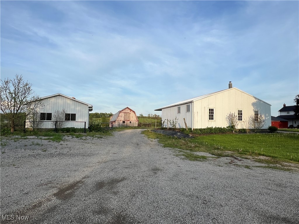 7376 S Honeytown Road, Fredericksburg, Ohio image 24
