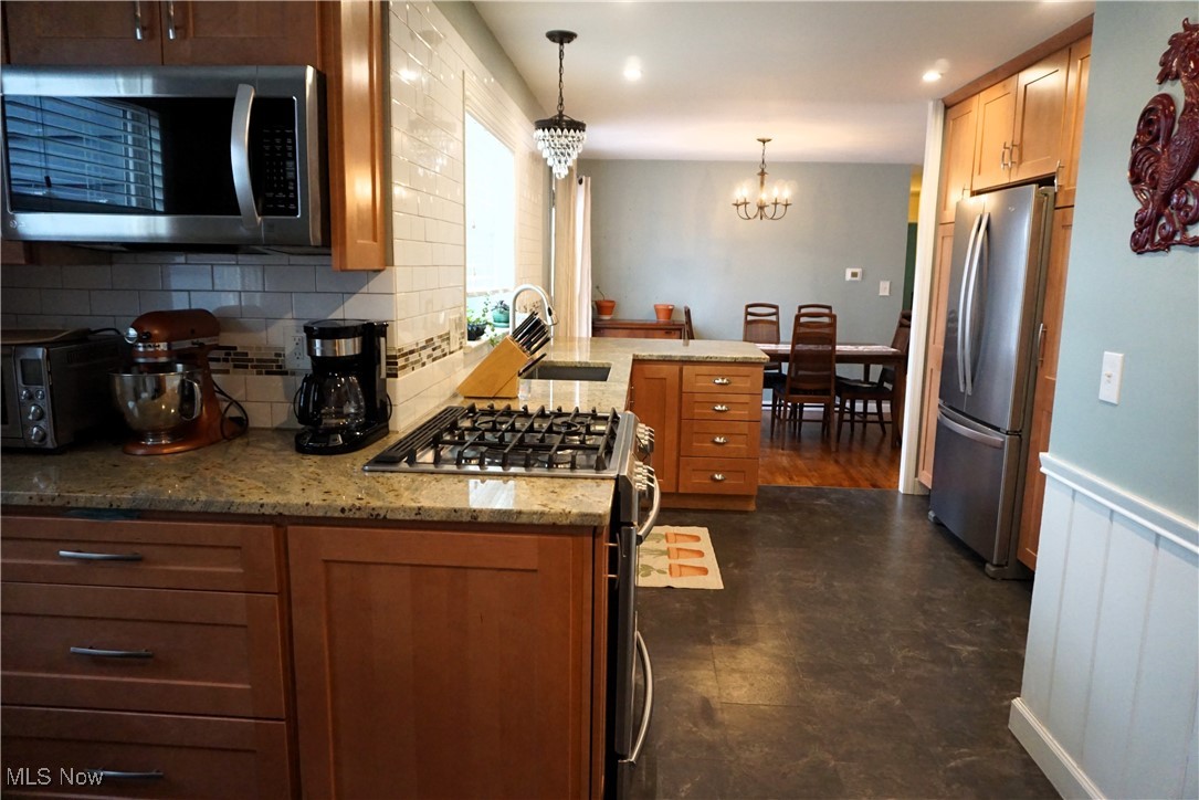 8488 Hallnorth Drive, Mentor, Ohio image 11