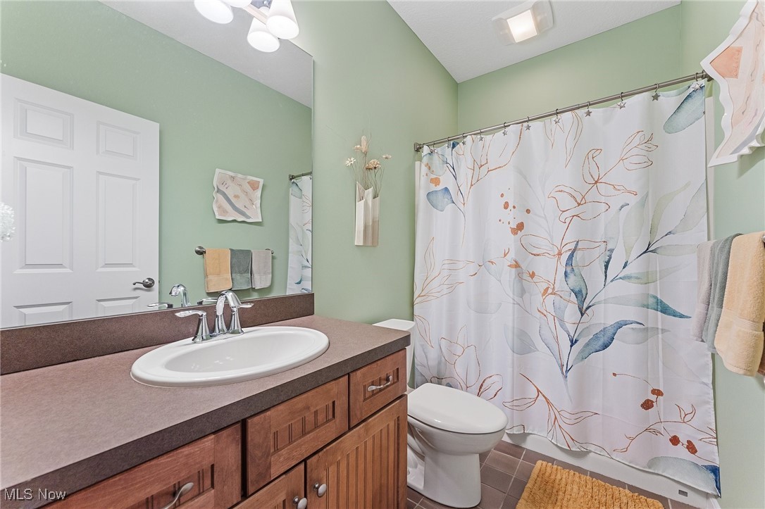593 Cahoon Ledges Drive, Bay Village, Ohio image 23