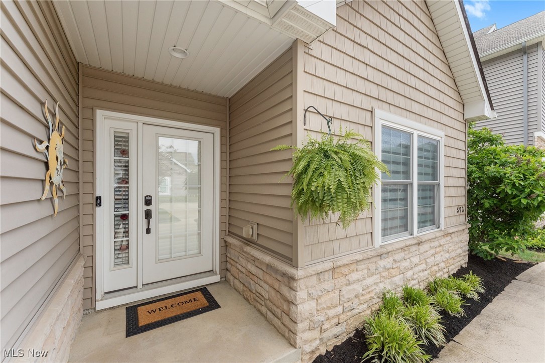 593 Cahoon Ledges Drive, Bay Village, Ohio image 2