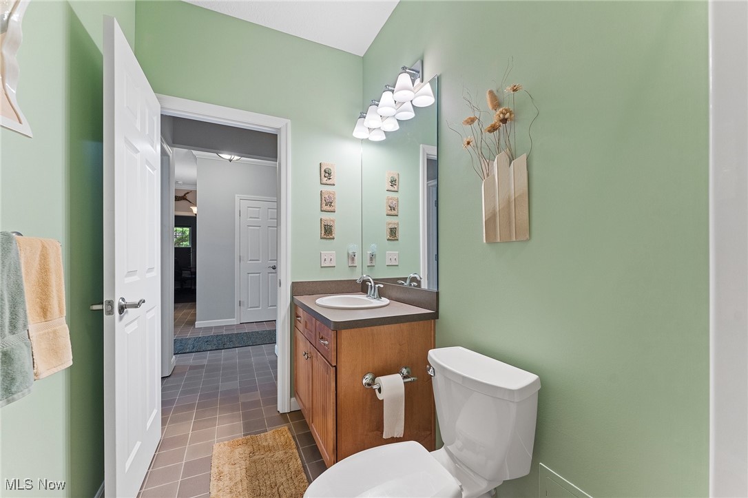 593 Cahoon Ledges Drive, Bay Village, Ohio image 24
