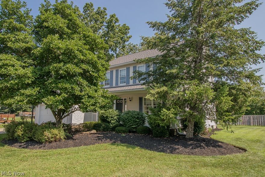 Beautiful well maintained colonial, formal dining room, large eat in kitchen that leads out to a large deck. Large family room with gas fireplace, first floor laundry. Large master suite with walk in closet. Minutes from shopping and freeway.