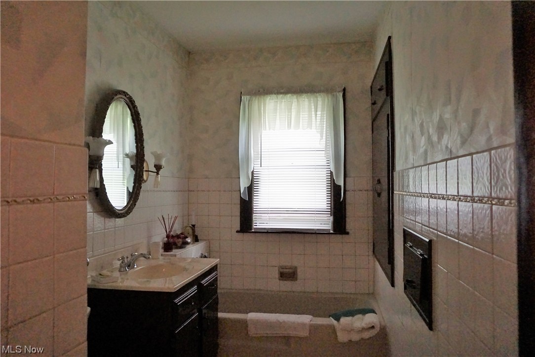 Shaker Vineyards Land Co - Residential Lease