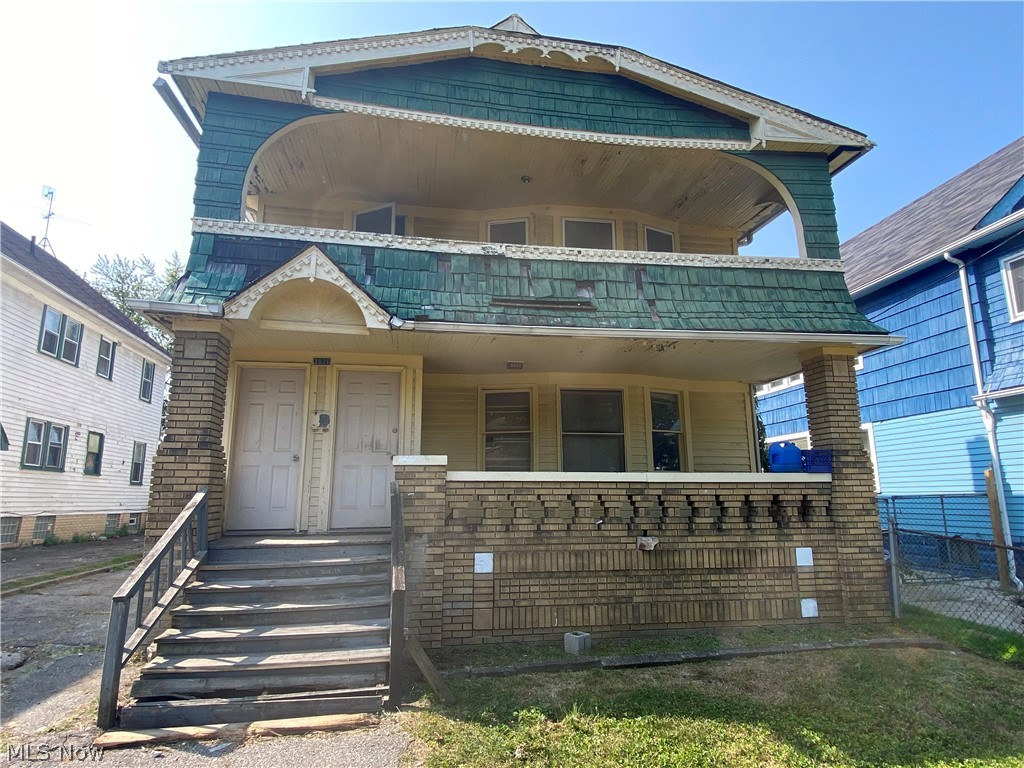 INVESTORS...INVESTORS...INVESTORS!!!!! Welcome to this CASH COW!!! This property contains 3 solid units. The tenants have recently been removed from the property. The entire triplex has already been cleaned out and ready for your cosmetic finishes. Fully occupied, this property was bringing in $1800 per month. The first and second unit both contains 3 bedrooms and 1 bath. The third unit contains 1 bedroom and 1 bath. The first and second unit were both bringing in $700 per month, and the third unit was bringing in $400 per month. With a cosmetic update, this property can bring in more than the $1,800. Please call me to schedule a showing today.