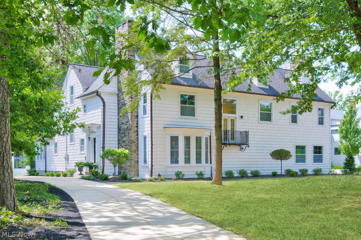 Photo 1 of 32 — 2368 Overlook Road, Cleveland Heights, OH 44106
