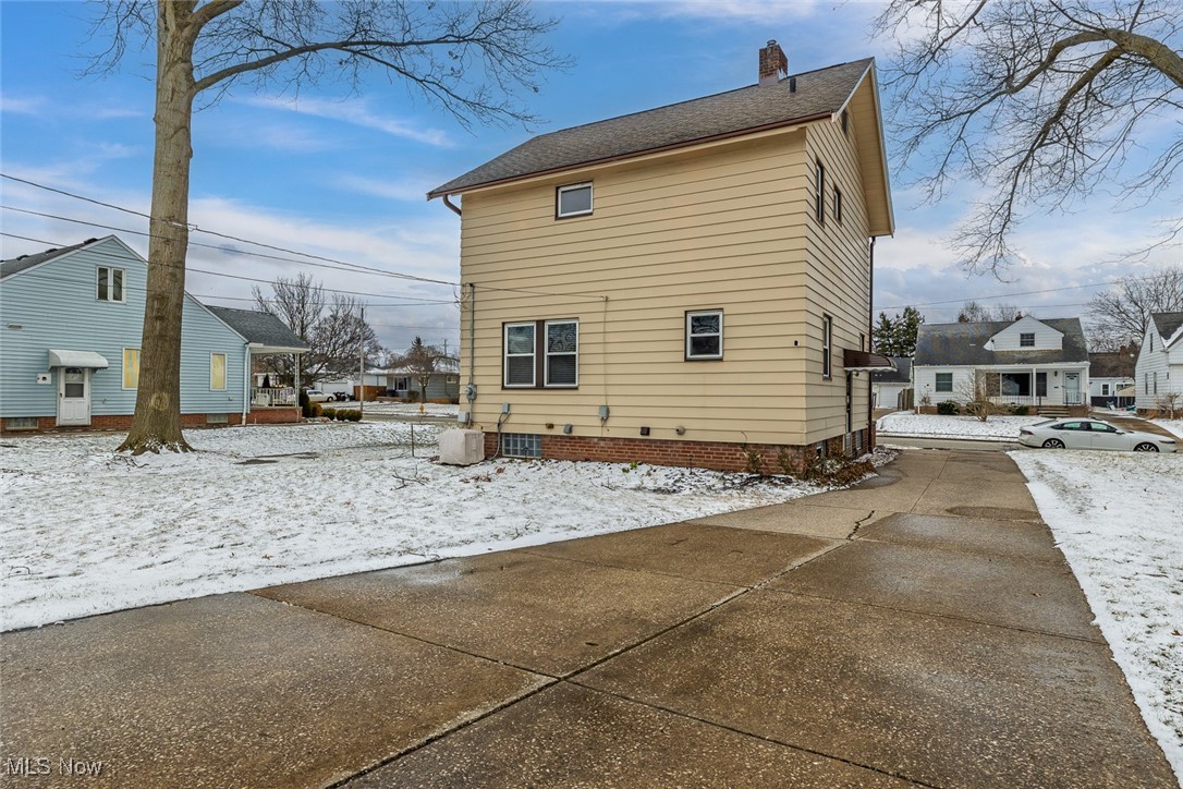 7800 Lanyard Drive, Parma, Ohio image 27