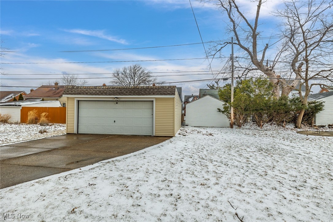 7800 Lanyard Drive, Parma, Ohio image 26