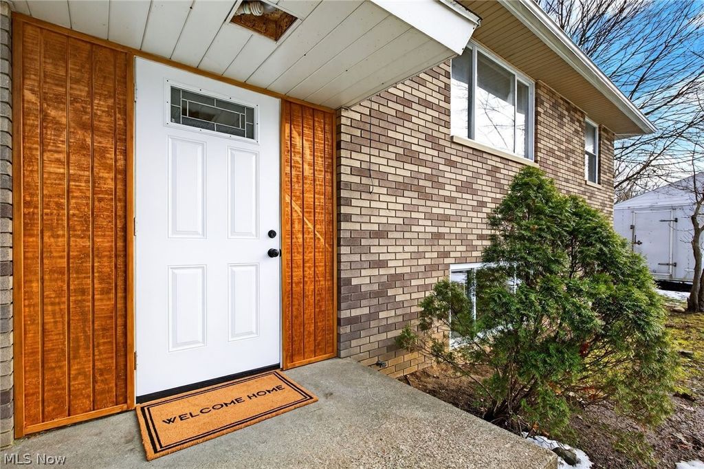 Photo of 211 Buffington Road, Fairlawn, OH 44333 (MLS # 5189585)