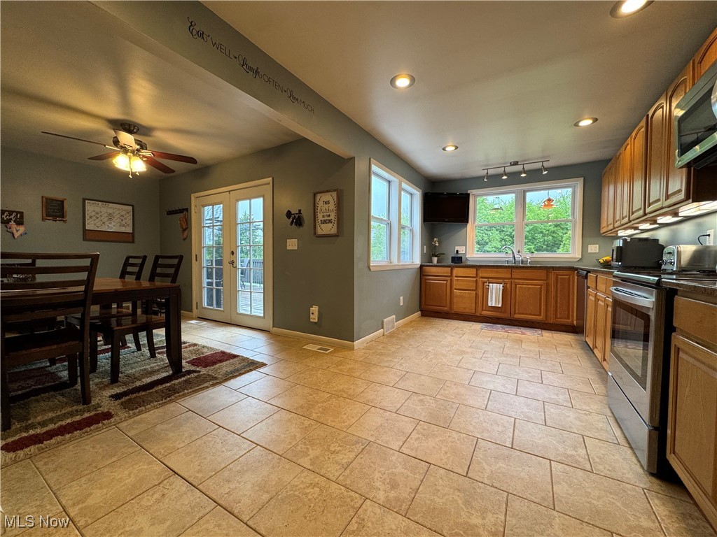 8585 Williams Road, Chardon, Ohio image 12