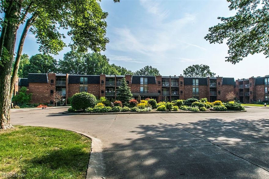 Newly remodeled two bedroom, two bath condo situated in a quiet neighborhood close to shopping, entertainment, and freeway access. Kitchen has new quartz countertops and cabinet(2021) with new appliances (2020-2021). You'll find this meticulously cared for condo has new paint and laminate flooring throughout. Enjoy the summers sitting poolside in the outdoor inground pool. Condo comes with detached one car garage.