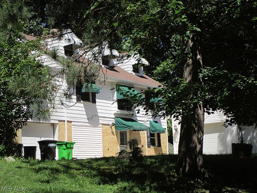 Absolute Auction, all sells on location to the highest bidders: THURSDAY – SEPTEMBER 3, 2015 – 5:00PM
Secluded 4 Bedroom Home on Wooded Lot and Contents 
North Canton Ohio
Real Estate consists of a two story home with walkout lower level, 4 bedrooms, 2 full baths, living room, dinning room, kitchen, potential office, partially finished basement, and additional kitchen on second level with outside entrance. Additional features include updated gas forced air furnace, central air, 2 car detached garage, paved driveway, and Gazebo overlooking wooded lot. City water and sewer. North Canton Schools. Taxes are $976.30 per half year
Auctioneers Note:  Owners have downsized to a smaller home, the property is ready for a new owner and decorating to your taste.  Home is open auction day starting at 3PM.
TERMS ON REAL ESTATE: 10% down auction day, balance due at closing. A 10% Buyer’s premium will be added to the highest bid to establish the purchase price.  Any desired inspections must be ma