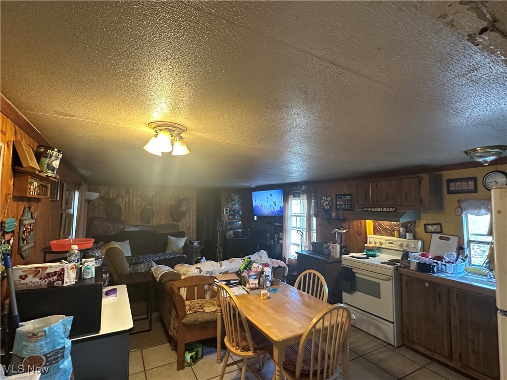 8051 Antigua Road, Sherrodsville, Ohio image 23