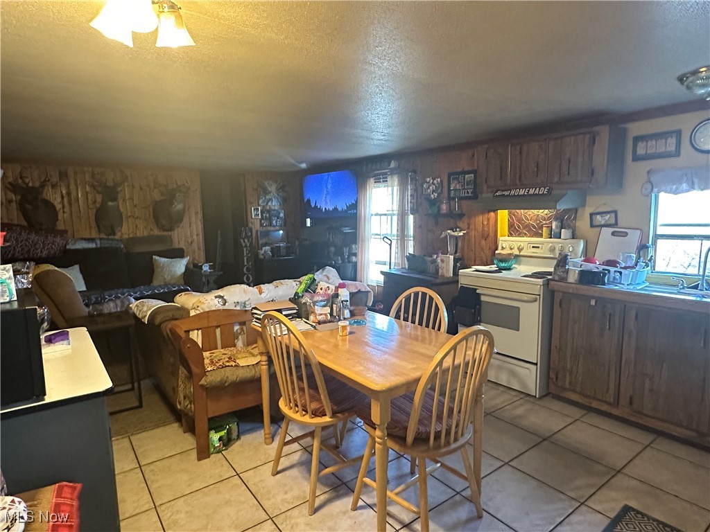 8051 Antigua Road, Sherrodsville, Ohio image 12