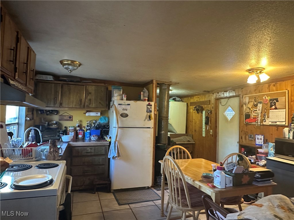 8051 Antigua Road, Sherrodsville, Ohio image 16