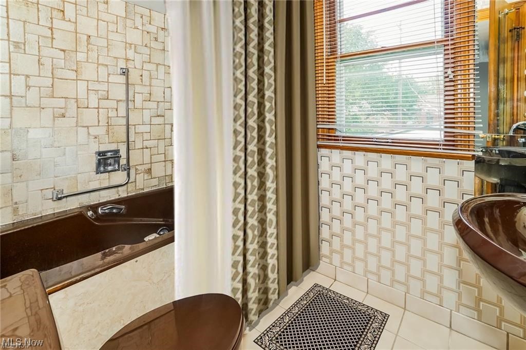 Shaker Lee - Residential