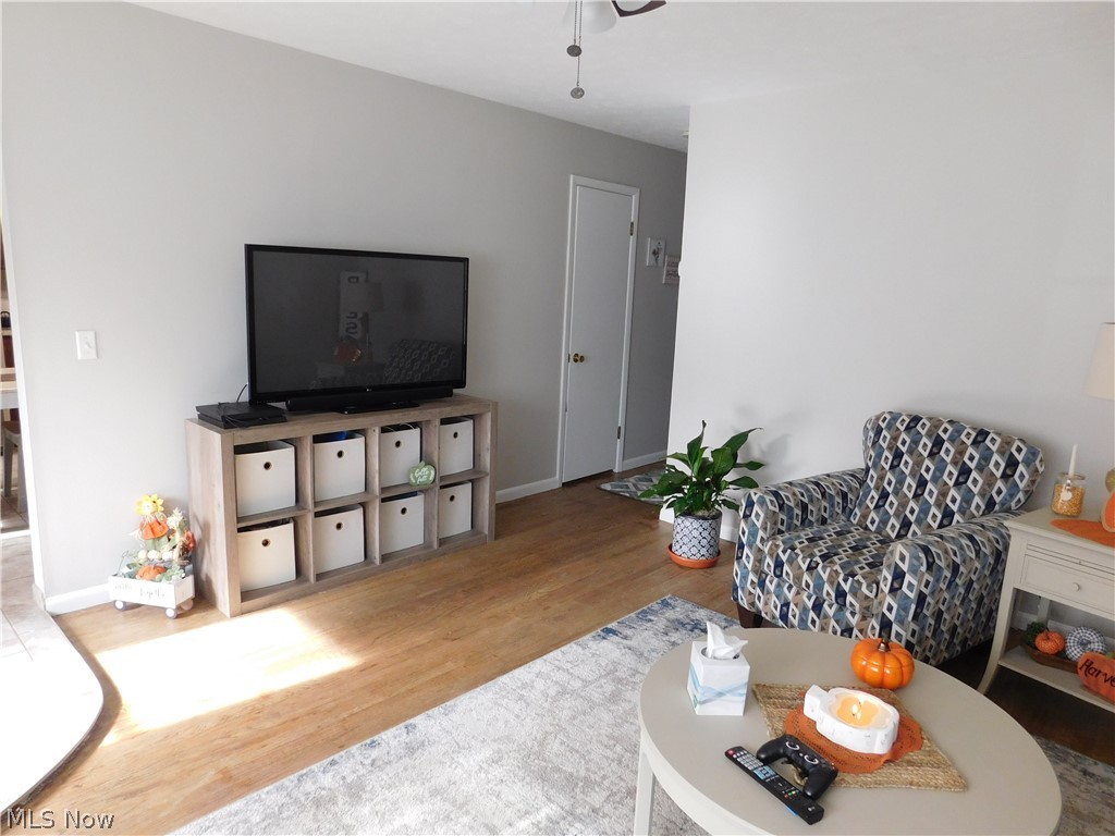 Tree Lane 02 - Residential