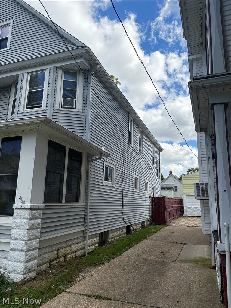 2161 W 101st Street