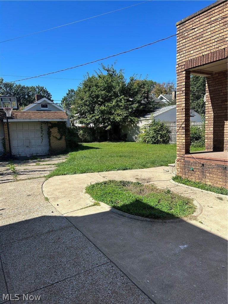 3292 W 128