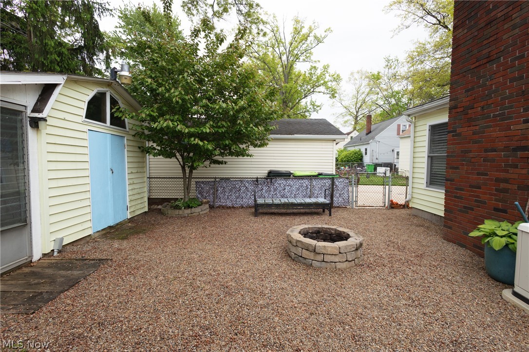Inwood Beach 02 - Residential