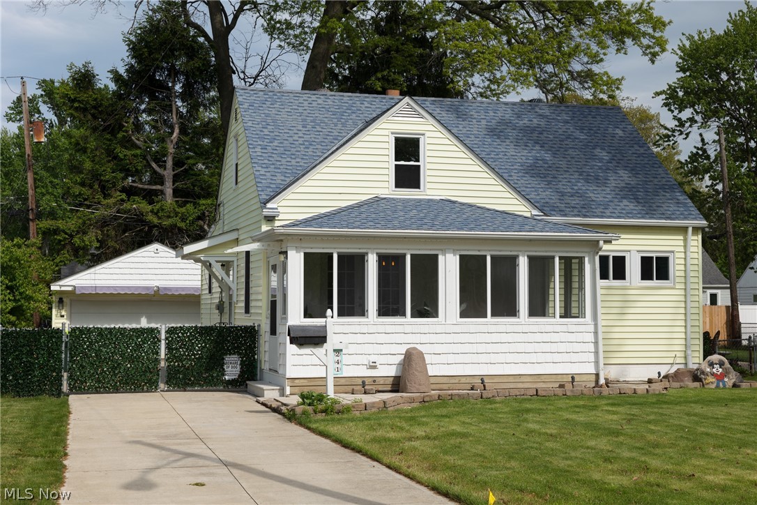 Inwood Beach 02 - Residential