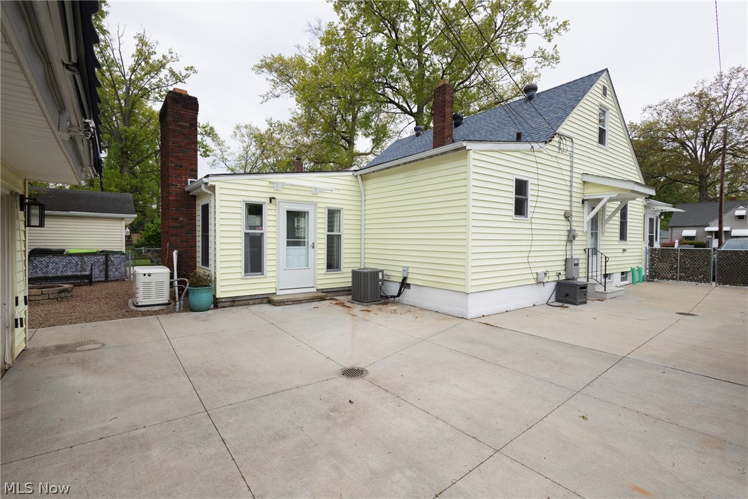 Inwood Beach 02 - Residential