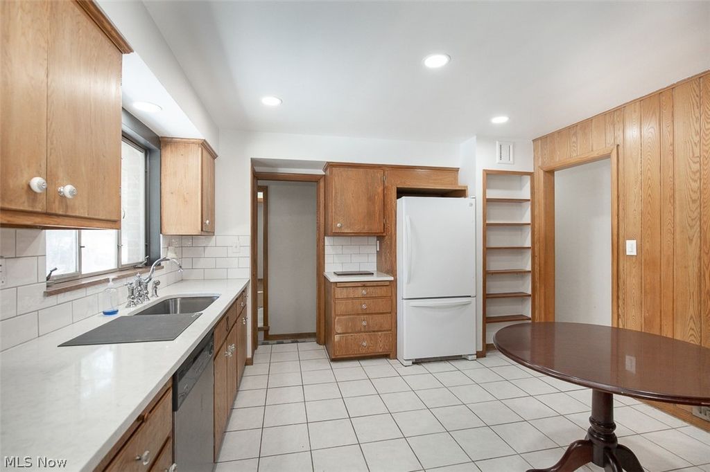 Photo of 10725 York Road, North Royalton, OH 44133 (MLS # 5193285)