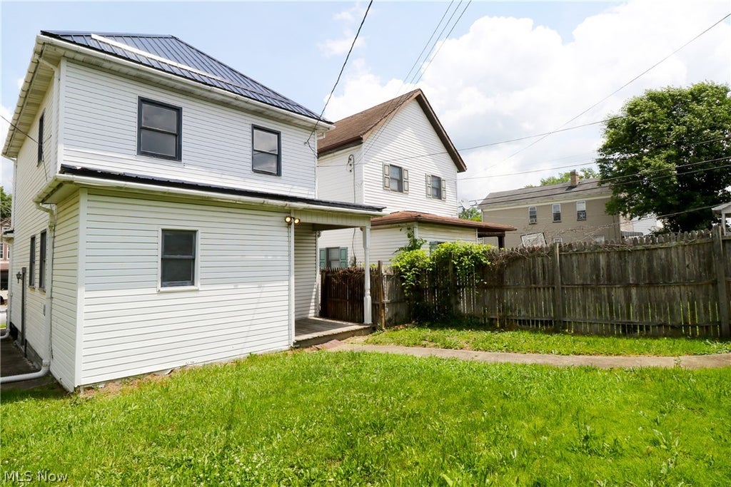 Photo of 1302 Oregon Avenue, Steubenville, OH 43952 (MLS # 5218857)