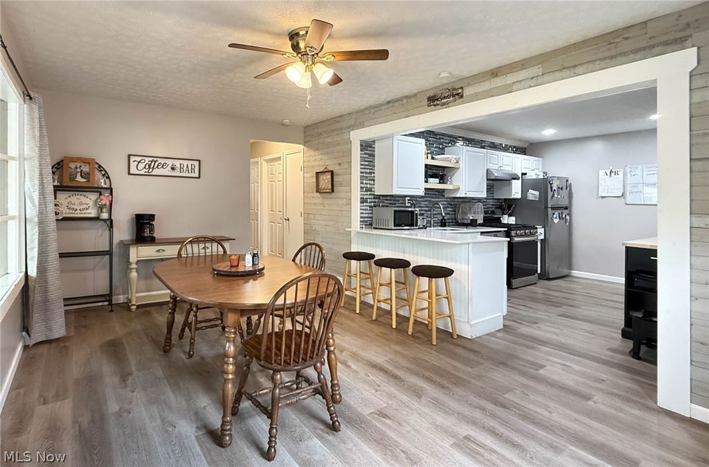 Photo of 1214 Pennsylvania Avenue, Lorain, OH 44052 (MLS # 5204805)