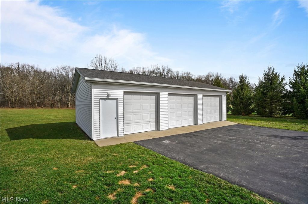 Photo of 3670 Grafton Road, Leetonia, OH 44431 (MLS # 5192347)